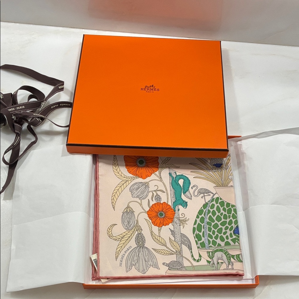 NWT Hermes Silk Scarf Gavroche Twill Precious Paradise Detail Botanical Animal - Picture 9 of 10